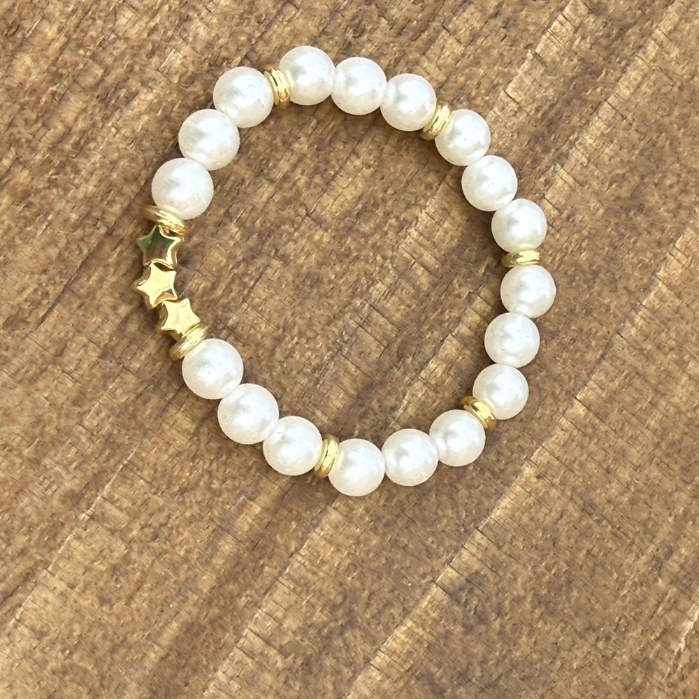 Elegant Pearl and Gold stars Bracelet
